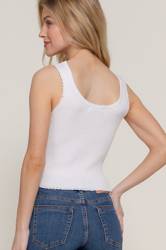 White Sleeveless Scallop Edge Detail Spring Knit Top