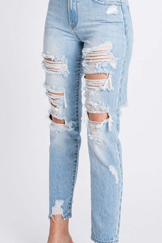 Distressed High-Waisted Rigid Mom Jeans – Retro-Inspired with a Comfortable Fit