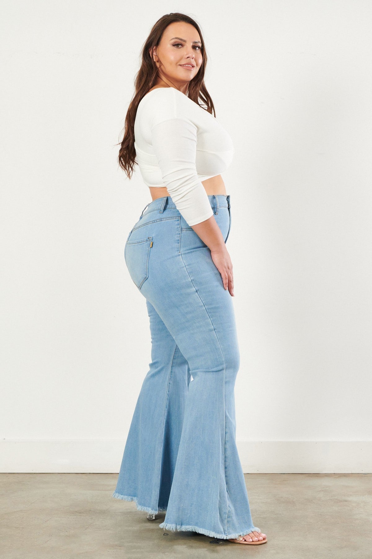 Stretch Denim High-Waisted Super Flared Bottoms Jeans – Rigid Texture for Ultimate Style and Comfort