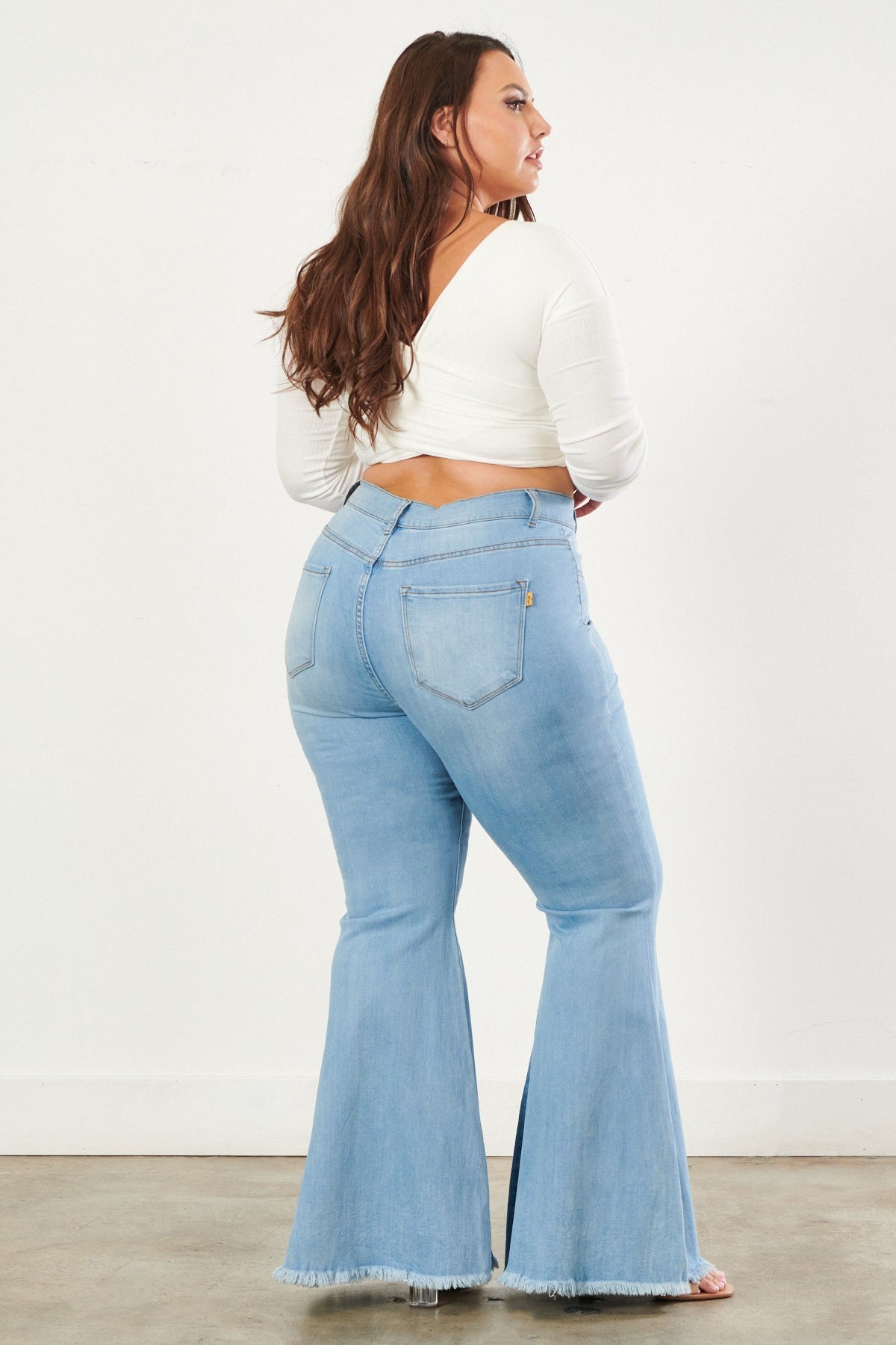 Stretch Denim High-Waisted Super Flared Bottoms Jeans – Rigid Texture for Ultimate Style and Comfort