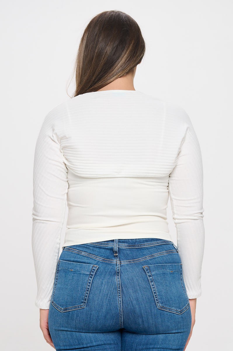 Knit Cropped Long Sleeve – Cozy, Stylish, and Versatile